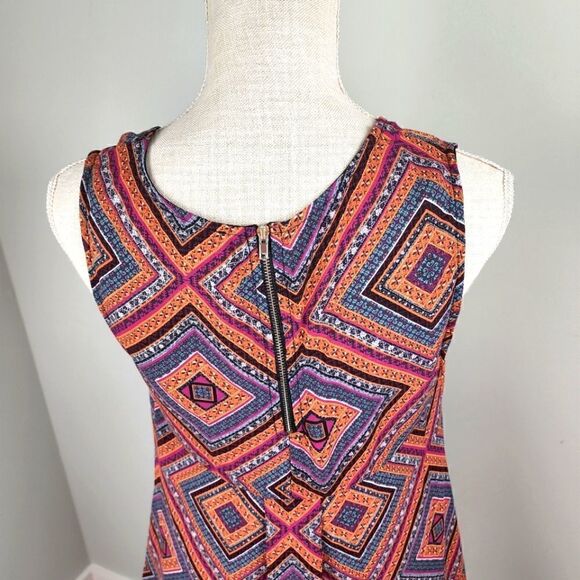W5 WOMEN'S SLEEVELESS TOP SIZE SMALL ZIPPER BACK AZTEC PRINT - Picture 5 of 7